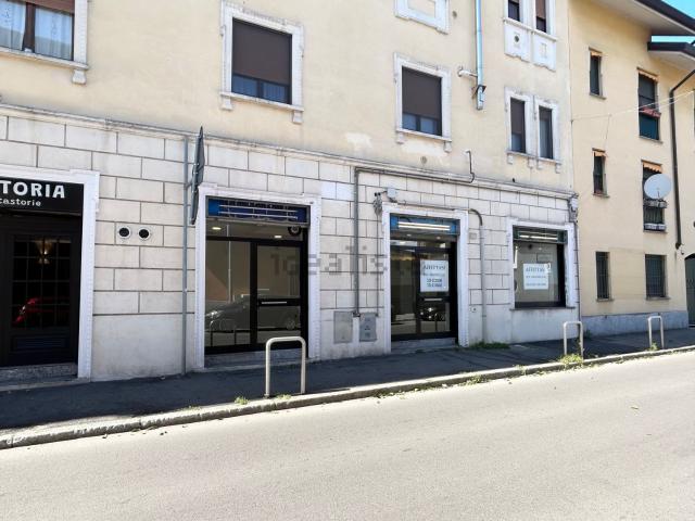 Locale Commerciale in affitto a San Giovanni, Rho