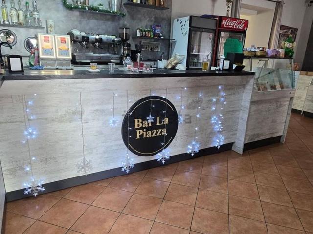 Locale Commerciale in affitto a Calabria, Catanzaro