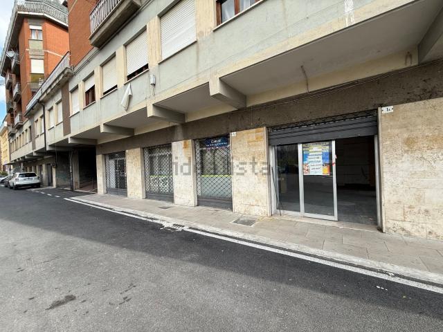 Locale Commerciale in affitto a Città Giardino, Rieti