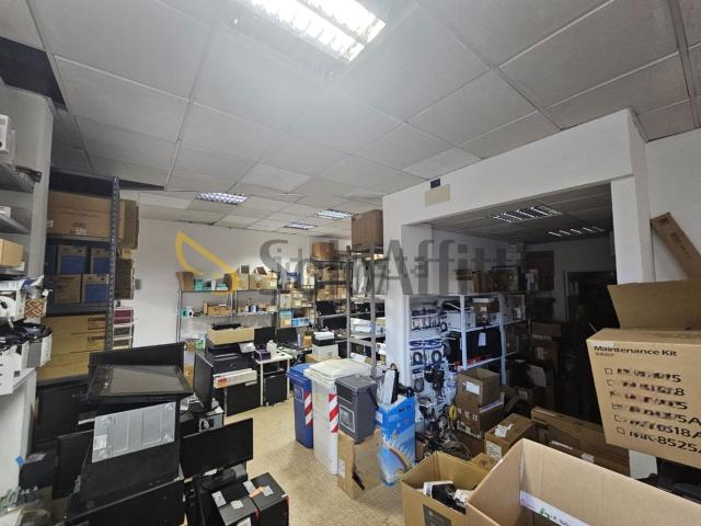 Locale Commerciale in affitto a Unione dei Comuni Circondario dell'Empolese Valdelsa, Fucecchio