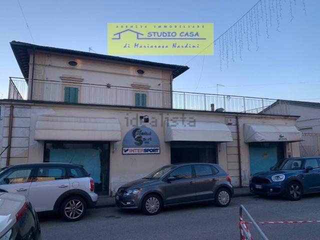 Locale Commerciale in affitto a Santa Croce Sull'arno, Toscana