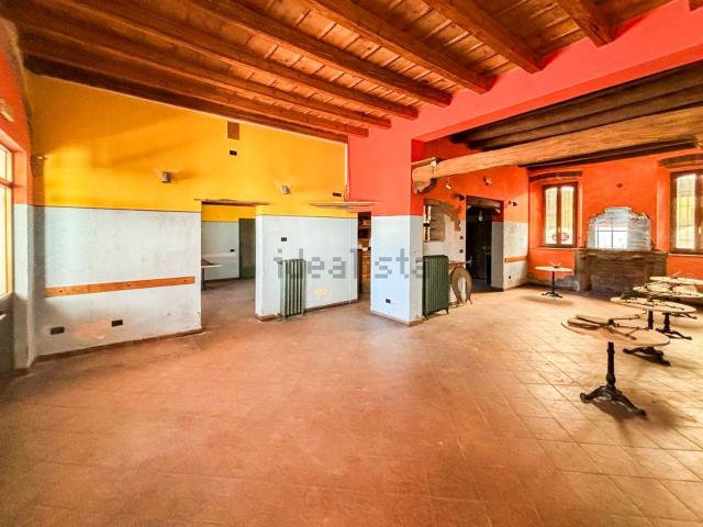 Locale Commerciale in affitto a Offanengo, Lombardia