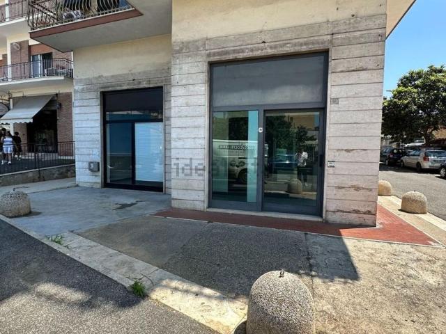 Locale Commerciale in affitto a Guidonia Montecelio, Roma Capitale