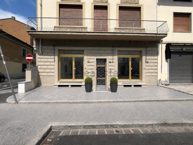 Locale Commerciale in affitto a San Paolo, Prato