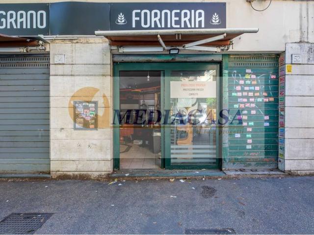 Locale Commerciale in affitto a Municipio Roma V, Roma Capitale