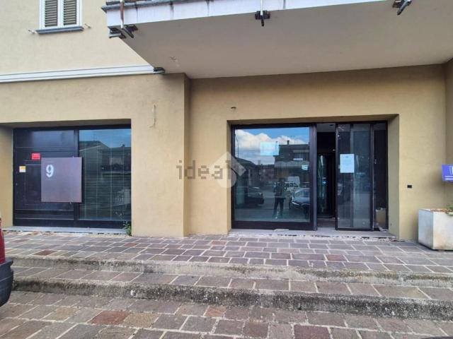 Locale Commerciale in affitto a Maiano, Podenzano