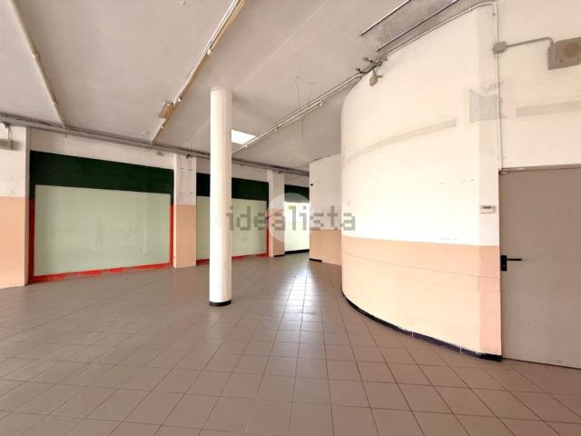 Locale Commerciale in affitto a Piemonte, Torino