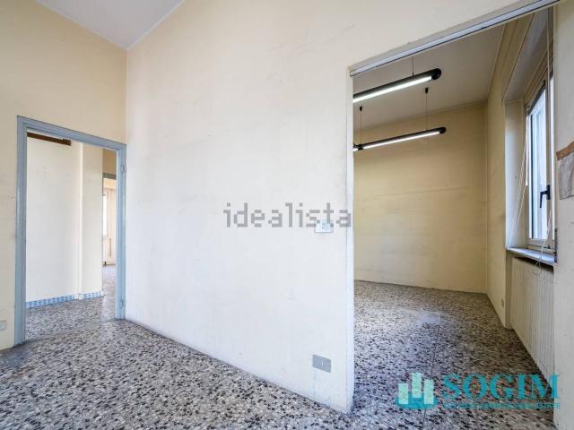 Locale Commerciale in affitto a Como, Lombardia