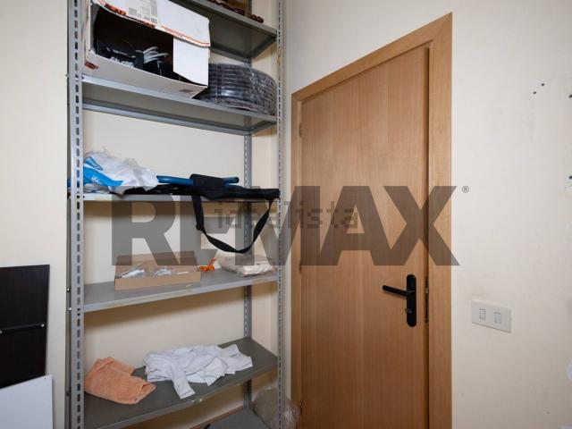 Locale Commerciale in affitto a Acireale, Sicilia