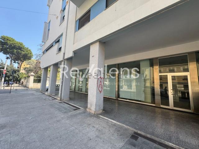 Locale Commerciale in affitto a Municipio 2, Puglia