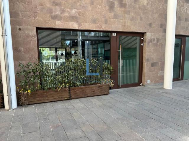 Locale Commerciale in affitto a Centro, Montebelluna