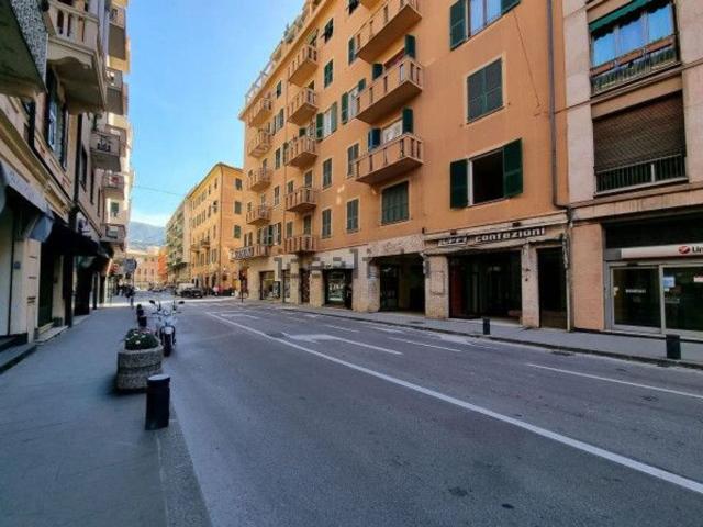 Locale Commerciale in affitto a San Michele di Pagana, Rapallo