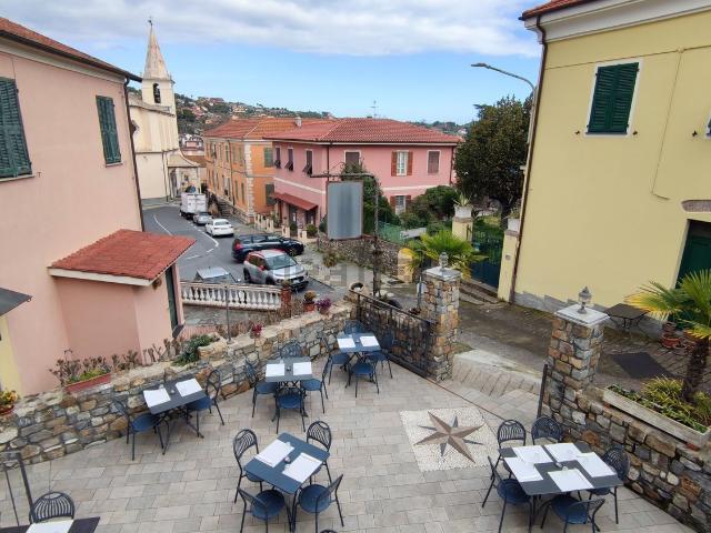 Locale Commerciale in affitto a Poggi Superiore, Imperia