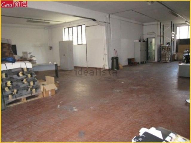 Locale Commerciale in affitto a Bagnolo, Montemurlo