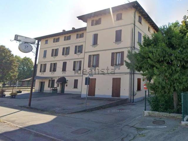 Locale Commerciale in affitto a Ritiro, Re