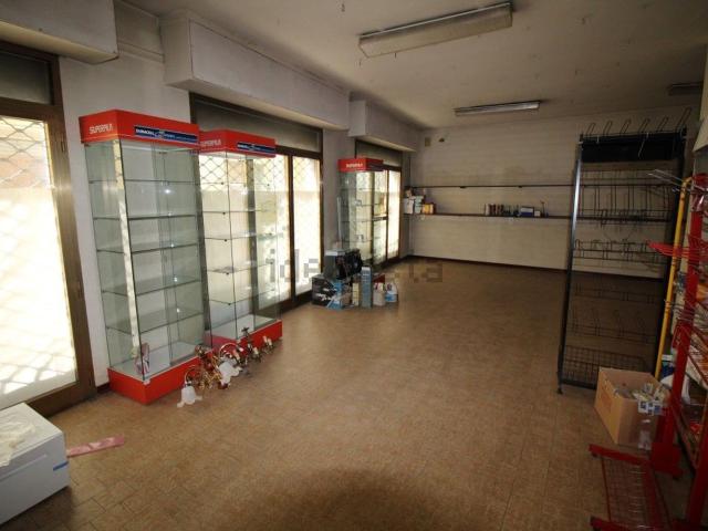 Locale Commerciale in affitto a Bucine, Toscana