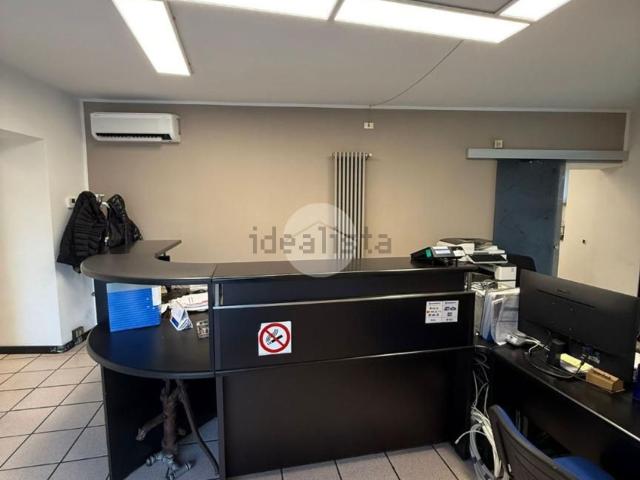 Locale Commerciale in affitto a Zanica, Lombardia