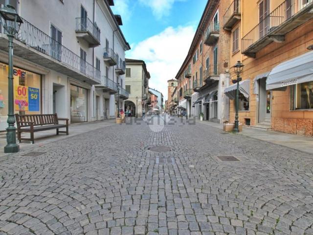 Locale Commerciale in affitto a Piemonte, Torino