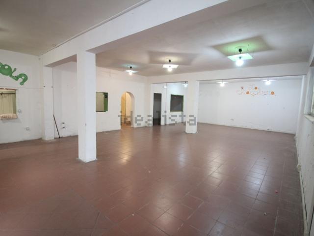 Locale Commerciale in affitto a Unione dei Comuni Circondario dell'Empolese Valdelsa, Montespertoli