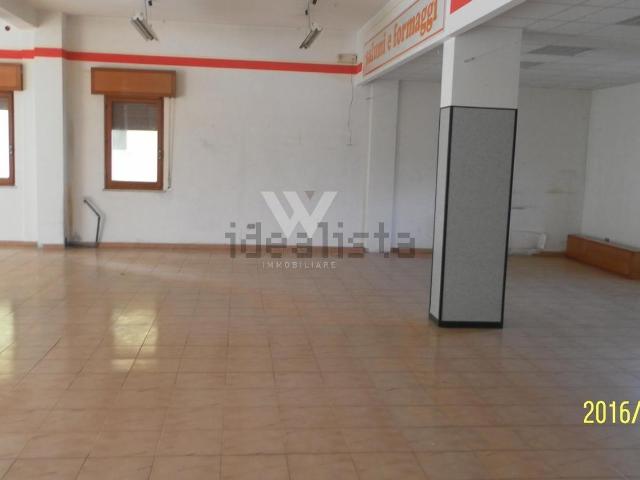 Locale Commerciale in affitto a Mirabello Sannitico, Molise
