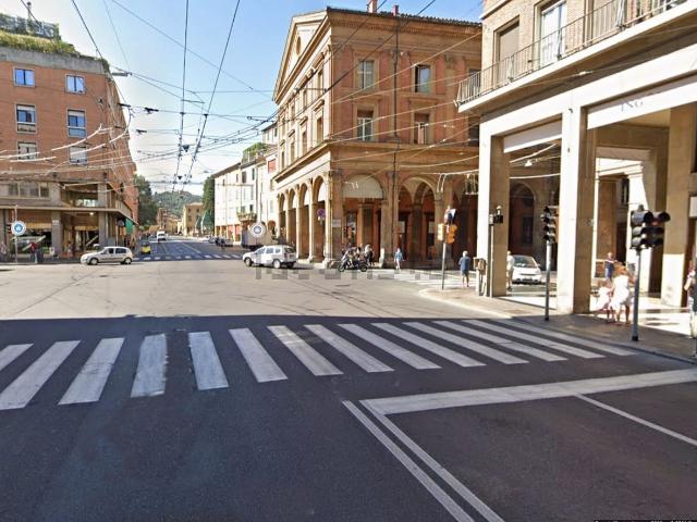 Locale Commerciale in affitto a Porto-Saragozza, Bologna