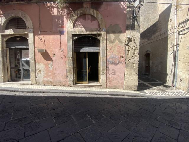 Locale Commerciale in affitto a Palazzolo Acreide, Siracusa