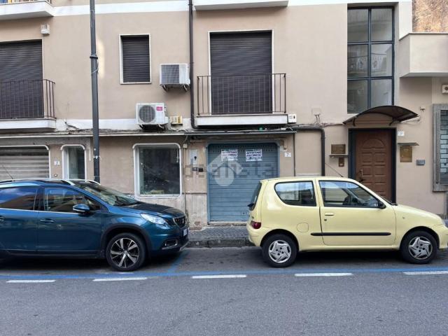 Locale Commerciale in affitto a Rione Trieste, Somma Vesuviana