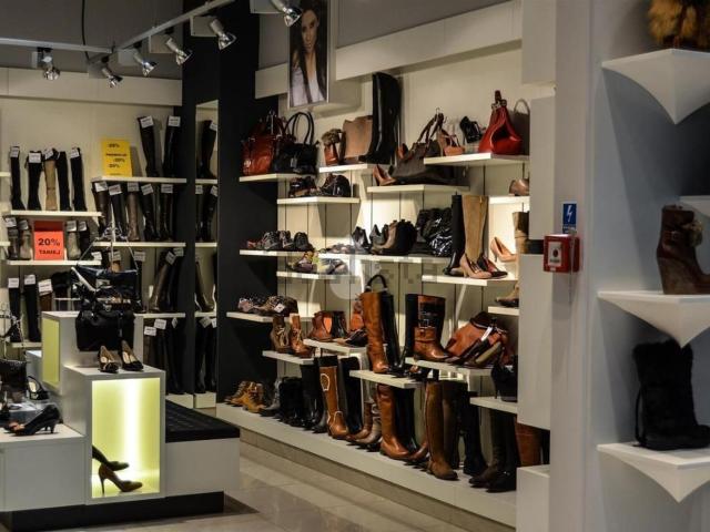 Locale Commerciale in affitto a Zona Centro, Brescia