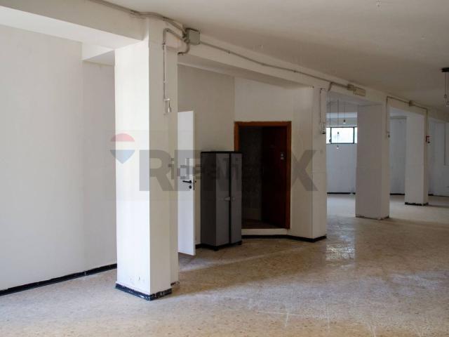 Locale Commerciale in affitto a Puglia, Taranto