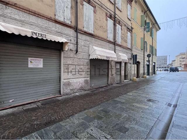 Locale Commerciale in affitto a Unione dei comuni del Distretto Ceramico, Sassuolo