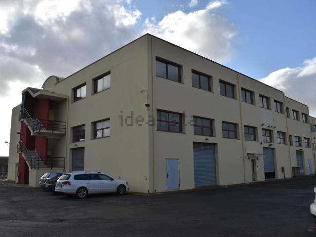 Locale Commerciale in affitto a Sestu, Sardigna/Sardegna