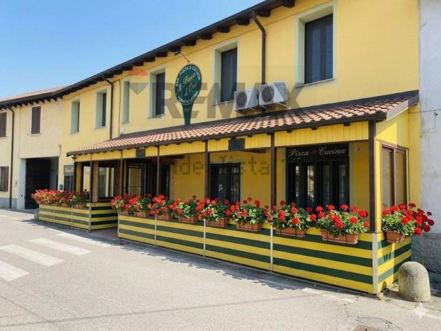 Locale Commerciale in affitto a Dorno, Lombardia