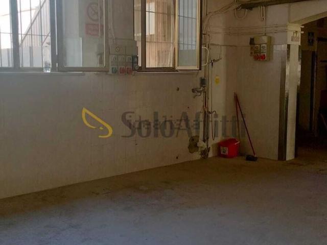 Locale Commerciale in affitto a Zambra, Sesto Fiorentino