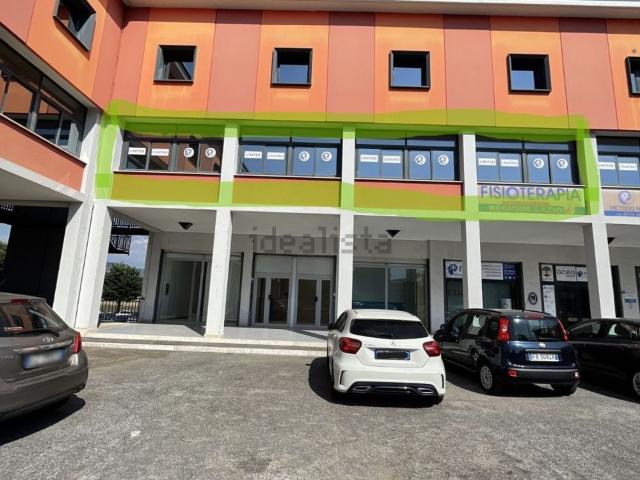 Locale Commerciale in affitto a Guidonia Montecelio, Roma Capitale