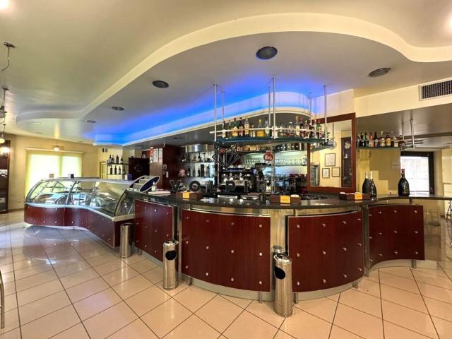 Locale Commerciale in affitto a Cortaccione, Spoleto