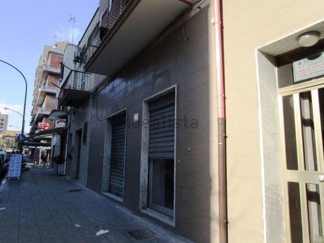 Locale Commerciale in affitto a Puglia, Foggia