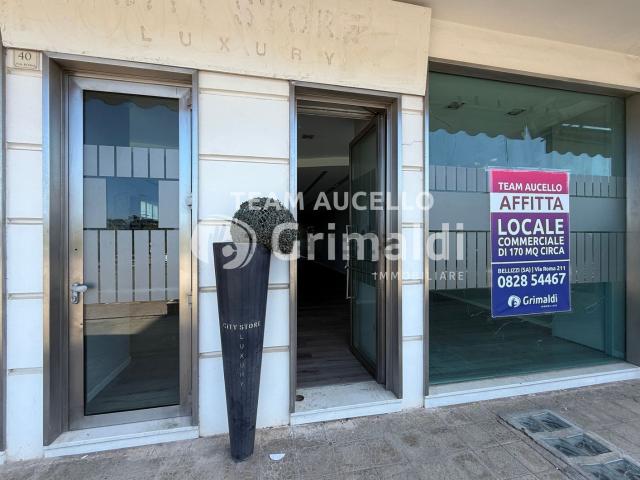 Locale Commerciale in affitto a Bellizzi, Campania