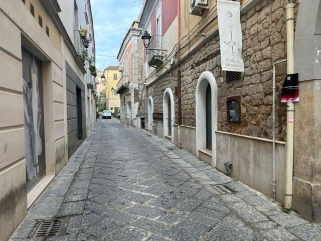 Locale Commerciale in affitto a Centro Storico, Caserta