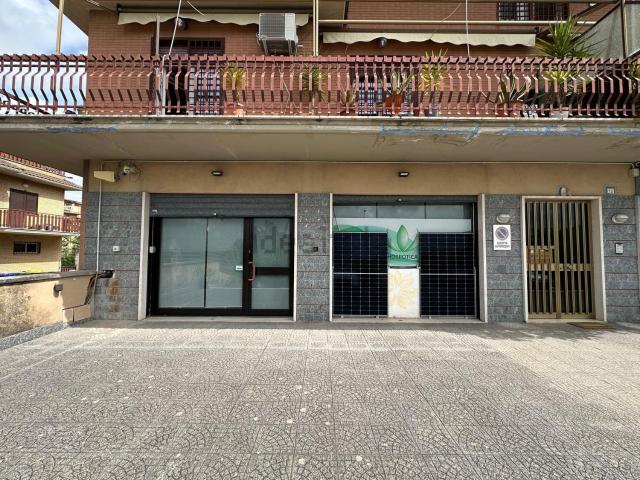 Locale Commerciale in affitto a Tor Lupara, Roma Capitale