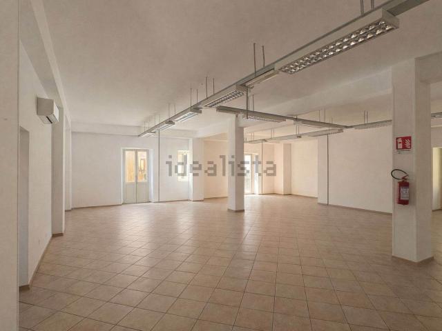 Locale Commerciale in affitto a Scordia, Sicilia