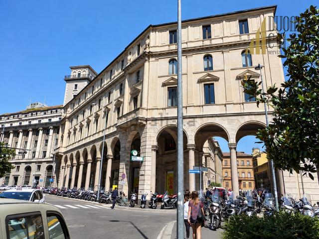Locale Commerciale in affitto a Municipio 1, Milano