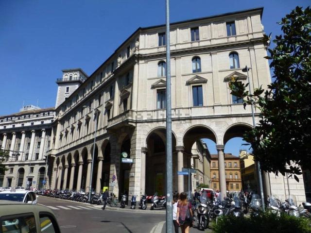 Locale Commerciale in affitto a Municipio 1, Milano