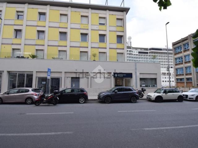 Locale Commerciale in affitto a IV Circoscrizione, Messina