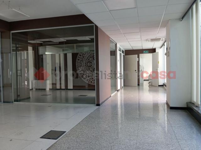 Locale Commerciale in affitto a Spoleto, Perugia