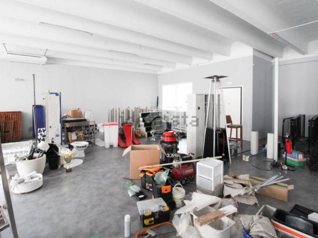Locale Commerciale in affitto a Cazzago San Martino, Lombardia