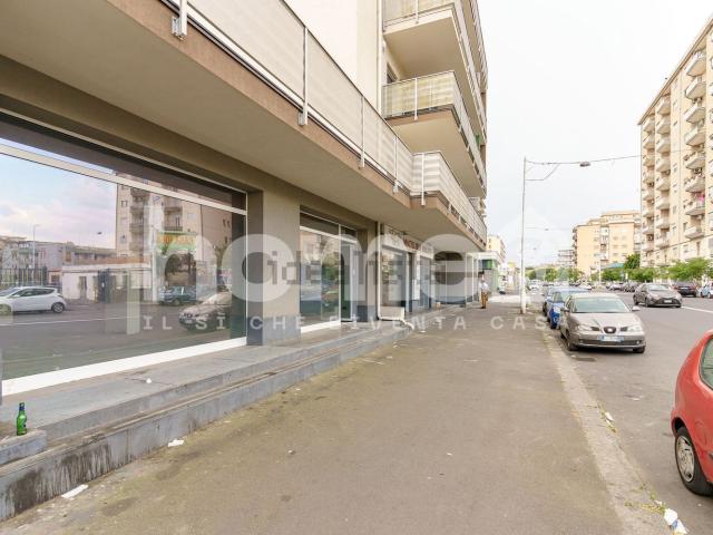 Locale Commerciale in affitto a Monte Po-Nesima-San Leone-Rapisardi, Catania