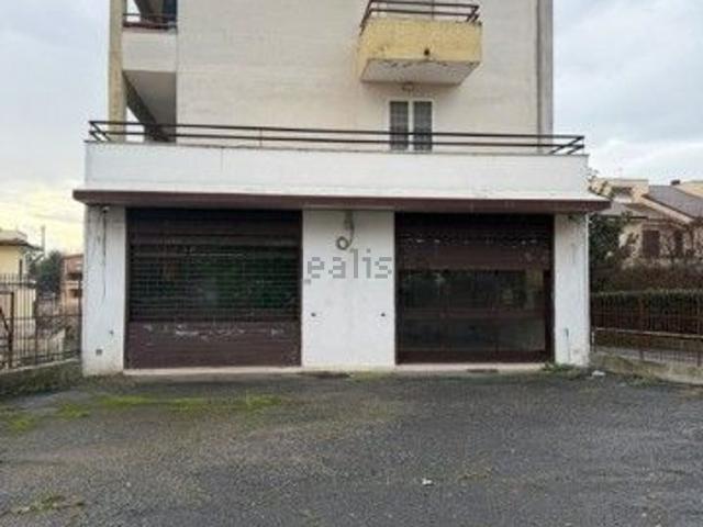 Locale Commerciale in affitto a Guidonia Montecelio, Roma Capitale