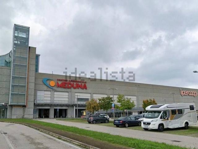 Locale Commerciale in affitto a Pordenone, Friuli-Venezia Giulia