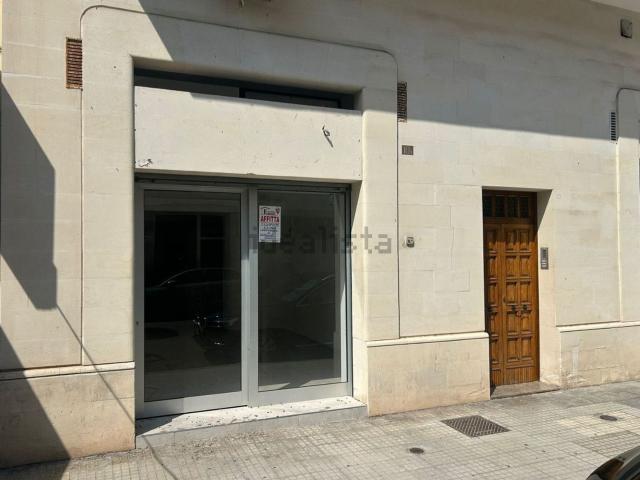 Locale Commerciale in affitto a Puglia, Lecce