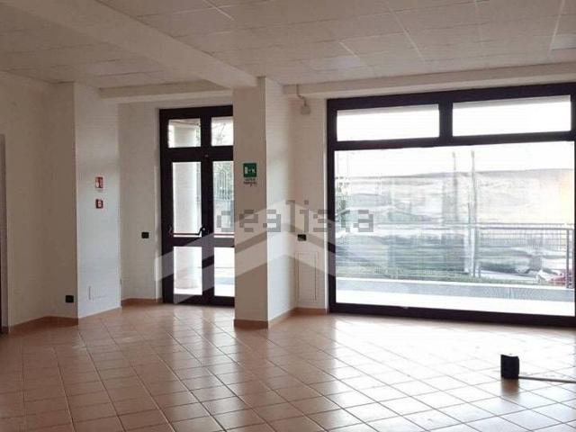Locale Commerciale in affitto a San Giovanni, Campobasso